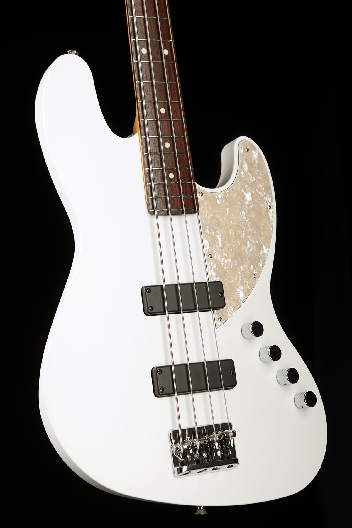 Fender Elemental Jazz Bass.