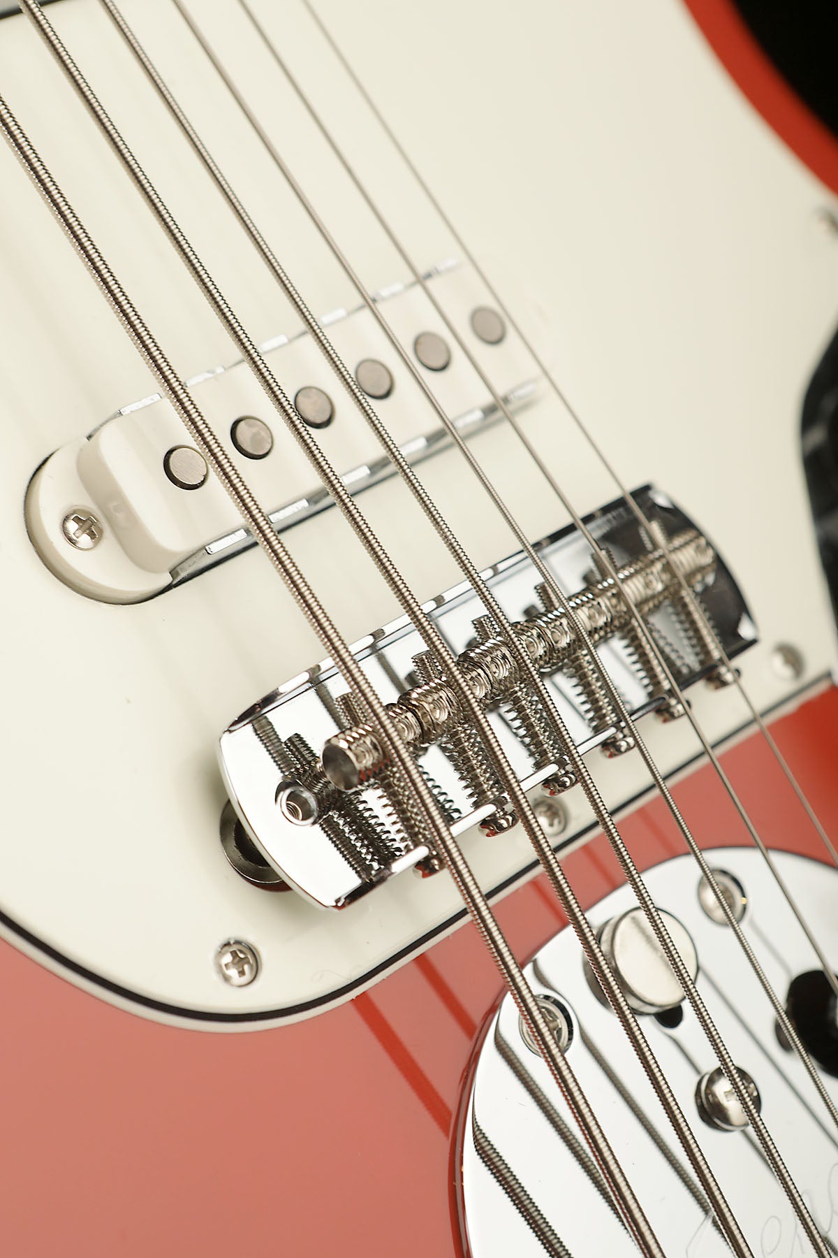 Squier bass online vi left handed