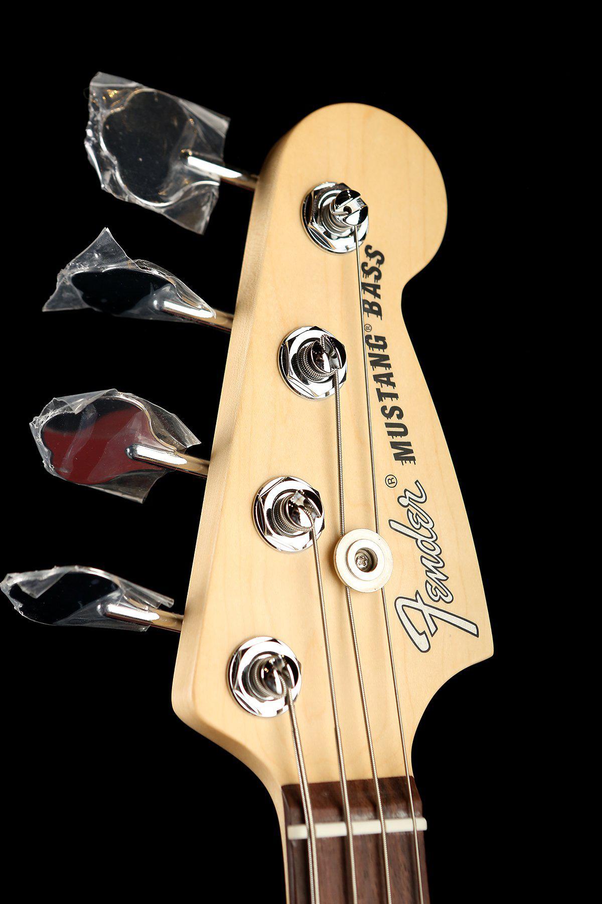 Fender mustang bass store guitar center